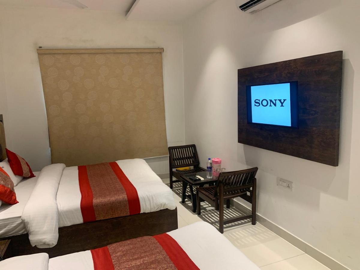 Hotel Sb Residency Amritsar Esterno foto