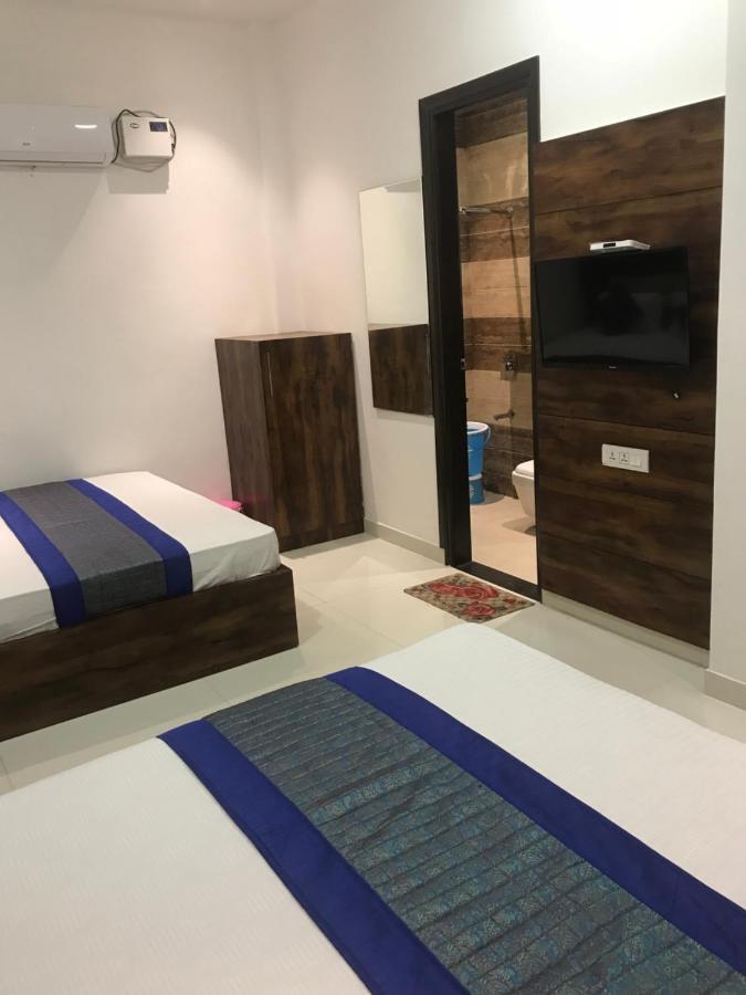 Hotel Sb Residency Amritsar Esterno foto